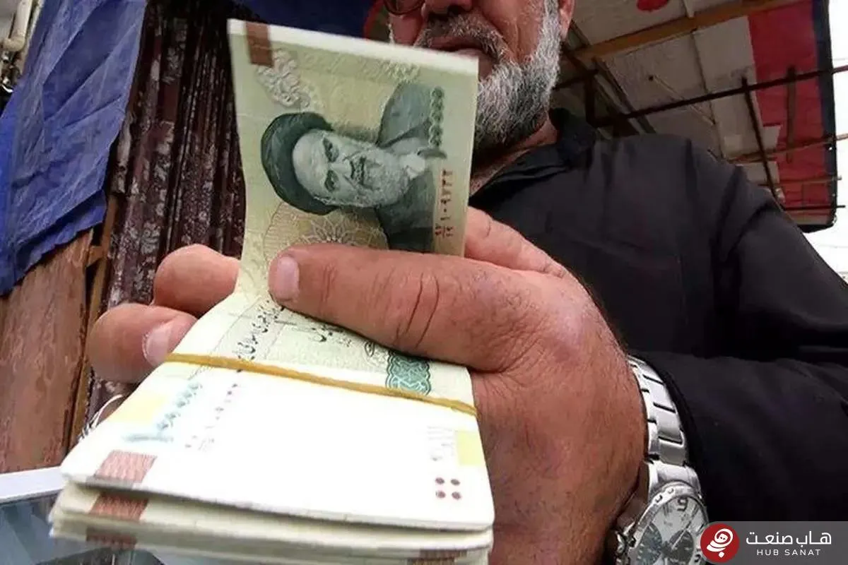 کارگران و افزایش دستمزدی که همیشه چند قدم از نرخ تورم عقب‌تر است
