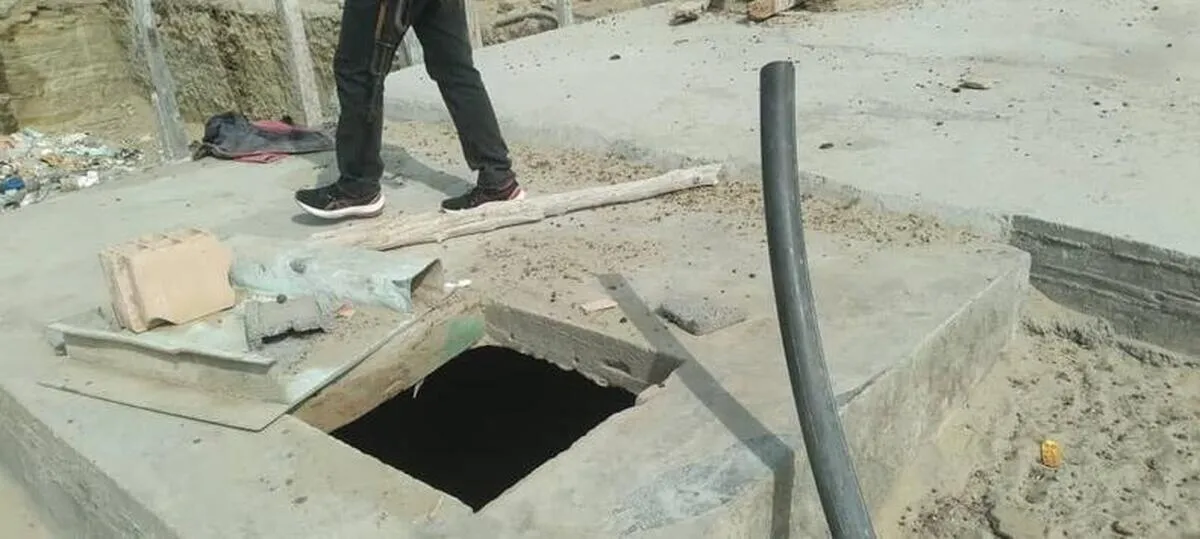 انهدام شبکه زیرزمینی قاچاق سوخت در شهرستان جاسک و کشف ۱۴ مخزن و ۳ مشک ماری متعلق به قاچاقچیان