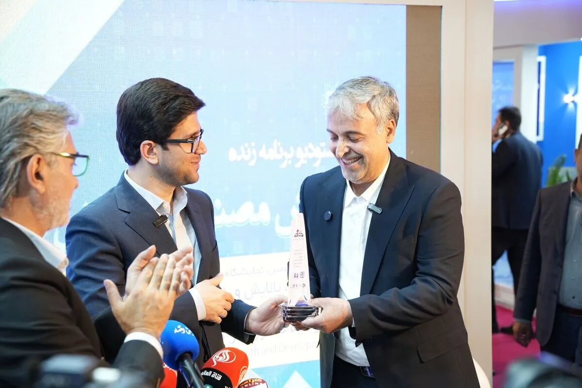 استودیوی برنامه زنده «هوش مصنوعی و پالایش نفت» رونمایی شد