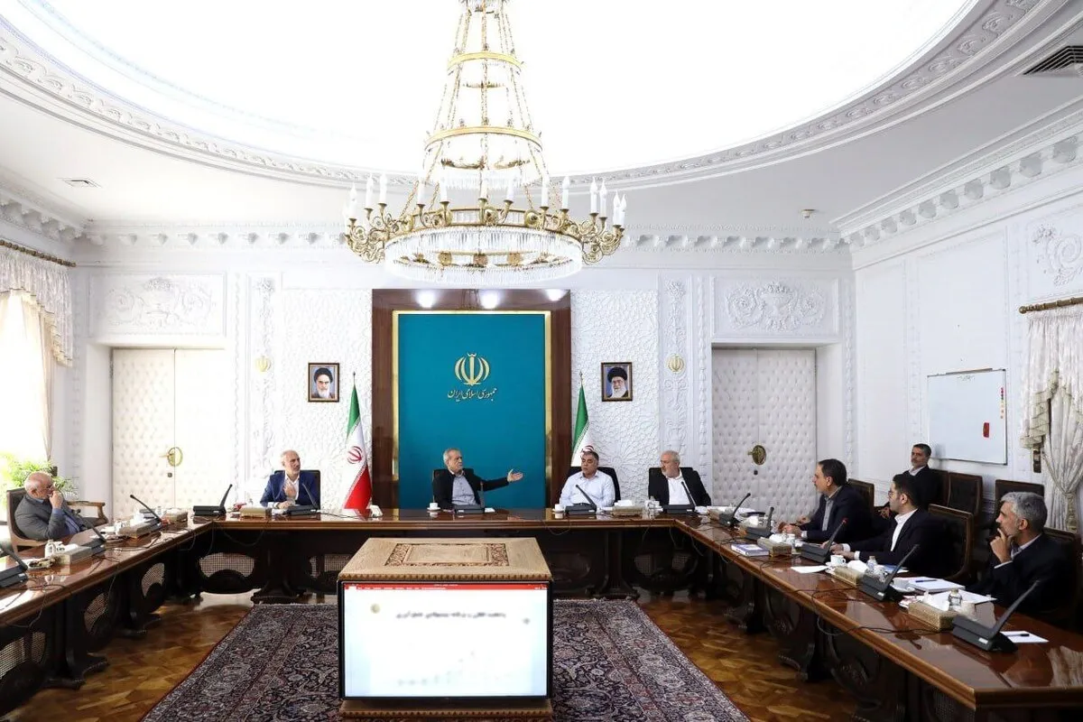 رئیس‌جمهور: نباید تعللی در ترخیص پنل‌های خورشیدی از گمرک صورت گیرد