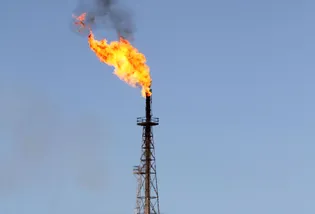 شتاب در اجرای پروژه‌های جمع‌آوری گاز‌های مشعل و همراه