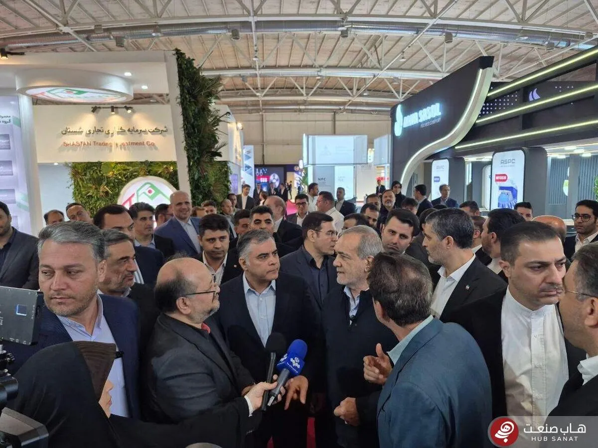 رئیس‌جمهور از نمایشگاه نفت بازدید کرد