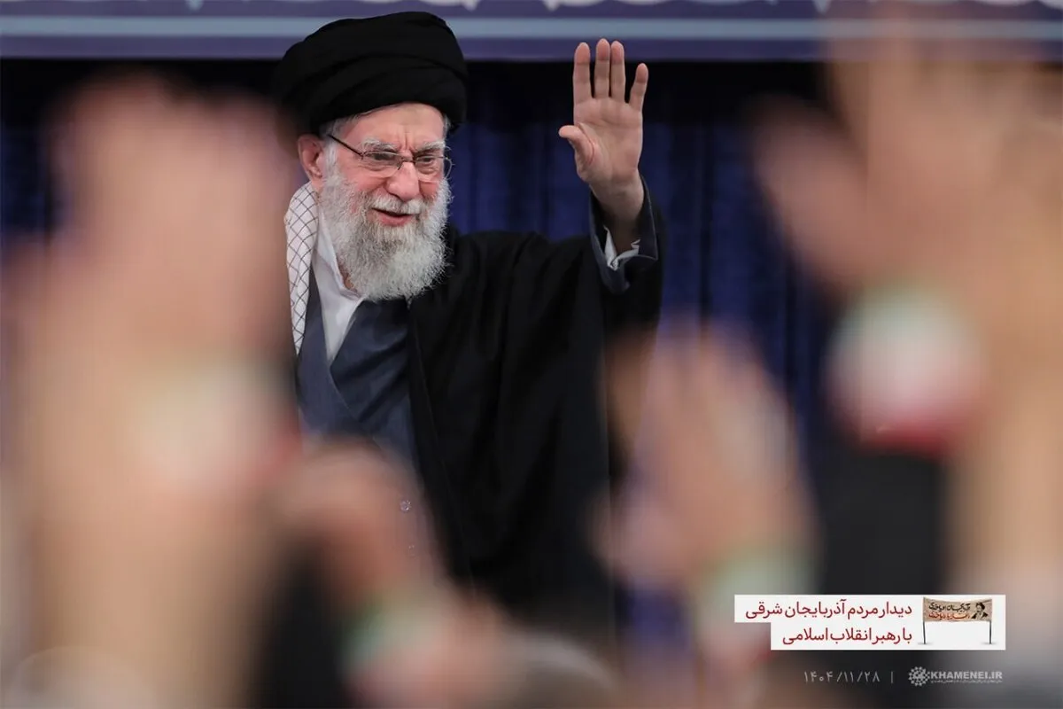 رهبر انقلاب: خطرناک‌تر از ناو، سلاحی است که آن را به قعر دریا می‌فرستد