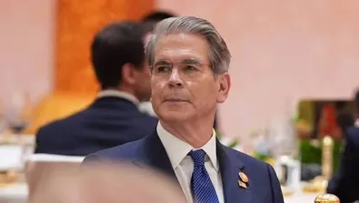 اذعان بسنت به خروج آمریکا از رکود با پایان جنگ علیه ایران