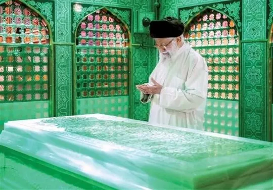 در آغوش ابدی خورشید