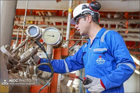 تعمیرات اساسی سکوی گازی SPD۱۳D پارس جنوبی