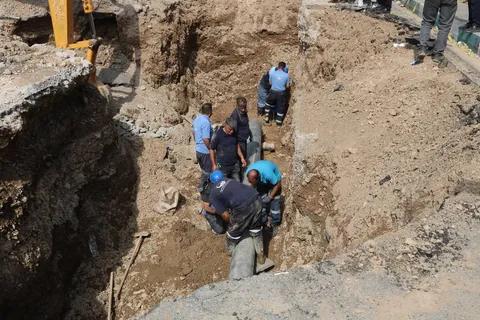رفع شکستگی شبکه آب ناشی از حفاری تونل مترو در تهران
