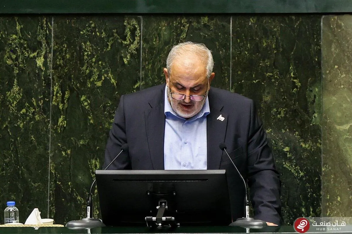 وزیر نیرو: تا پایان ۱۴۰۵، بیش از ۱۱ هزار مگاوات پروژه جدید تجدیدپذیر به بهره‌برداری می‌رسد