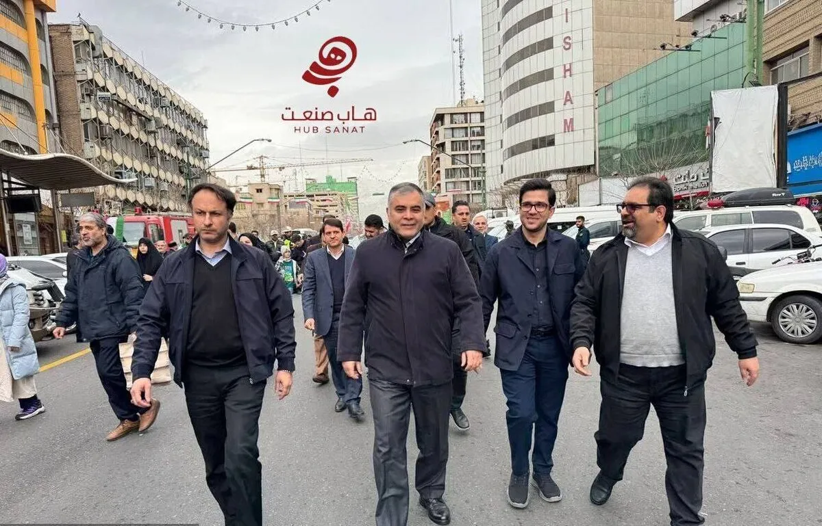 حضور وزیر نفت در راهپیمایی ۲۲ بهمن