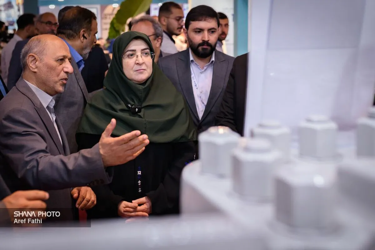 بازدید سخنگوی دولت از بیست‌ونهمین نمایشگاه نفت ایران