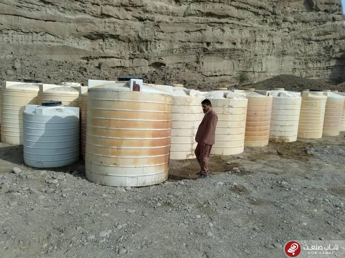 کشف و انهدام ۲ انبار سوخت قاچاق در شهرستان جاسک