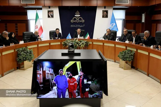 دیدار کمیسیون اقتصادی مجلس با مدیرعامل و مدیران ارشد شرکت ملی پالایش و پخش فرآورده‌های نفتی