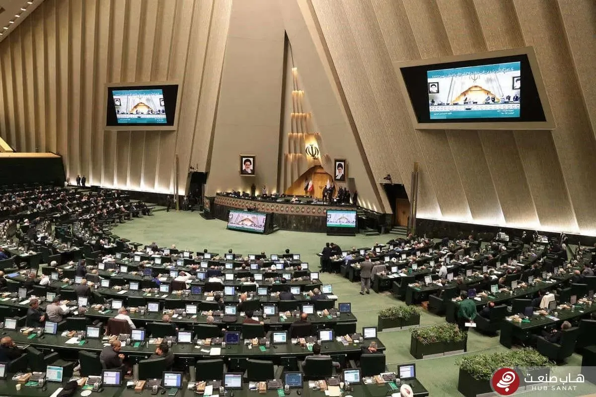 انتقاد مجلس به تأخیر در انتقال سهمیه سوخت به کارت‌های بانکی