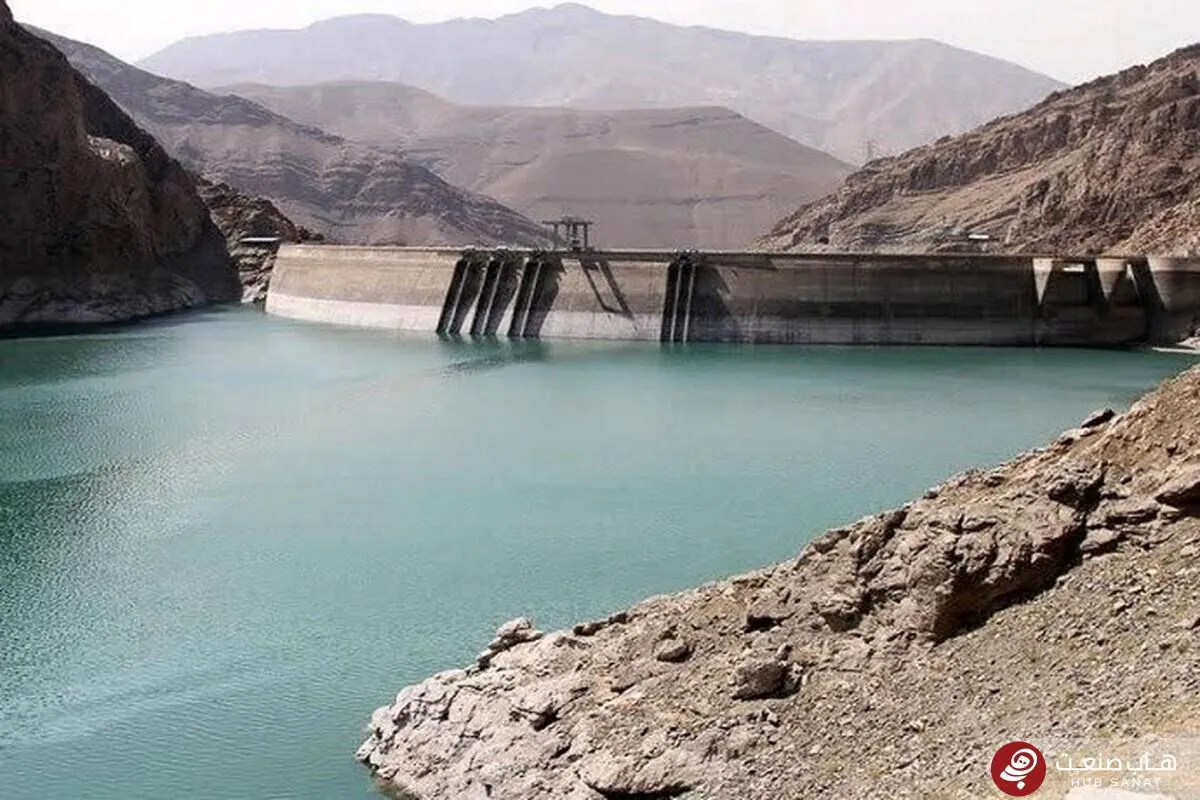 وزیر نیرو: در ۳۰ سال گذشته، حدود ۱۰۰ میلیارد مترمکعب از منابع آبی کشور کاسته شده است