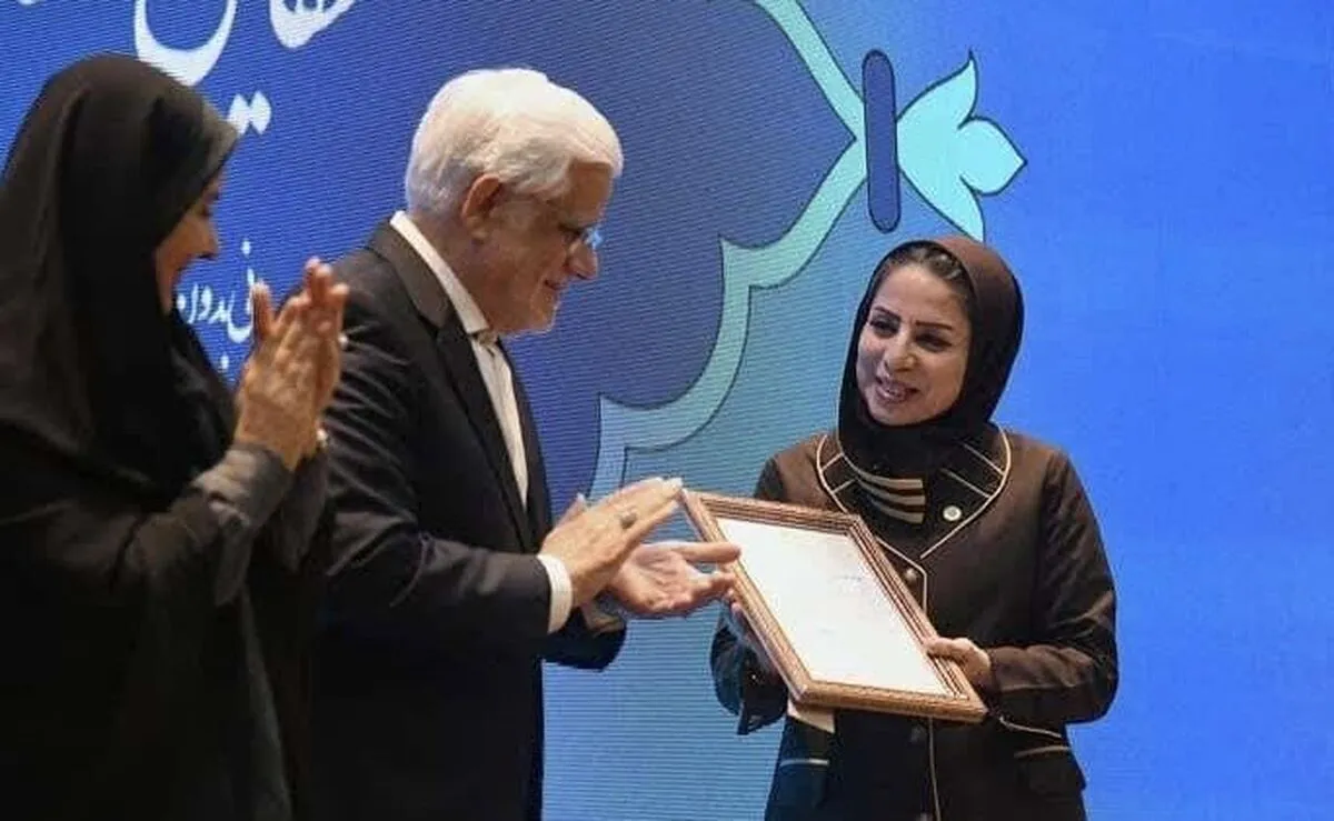 تجلیل معاون اول رئیس‌جمهور از بانوان سوخت‌رسان
