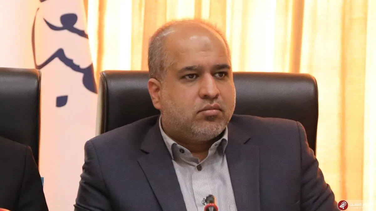 عضو کمیسیون اصل ۹۰ خطاب به وزیر کار: احمدنیا چگونه به استخدام پتروشیمی با حقوق نجومی دست یافته؟