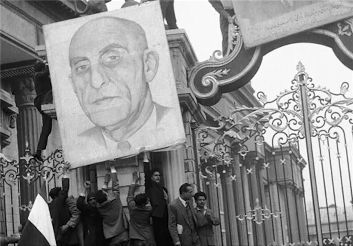 نفت ایران از استعمار تا استقلال